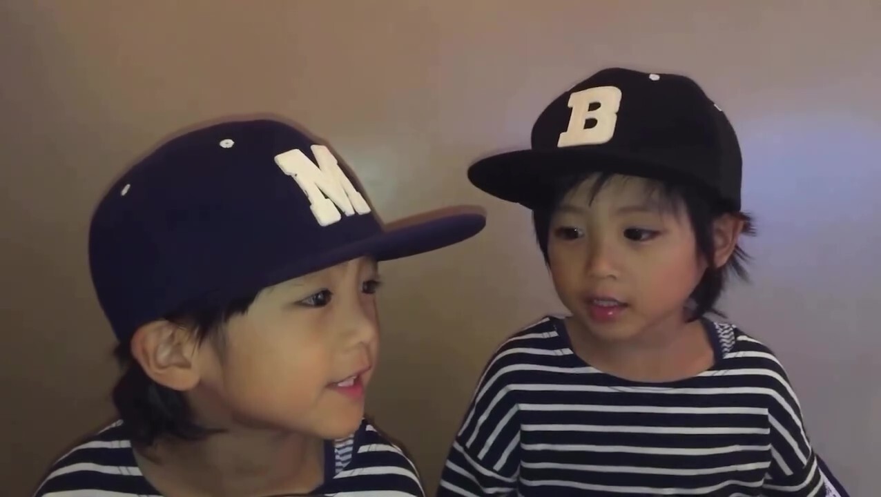 クリクリお目々の5歳双子男子→10年後……　「やはりイケメン君」「会話が可愛すぎる」圧倒的すぎる現在の姿に称賛（1/3） | ライフスタイル ねとらぼ