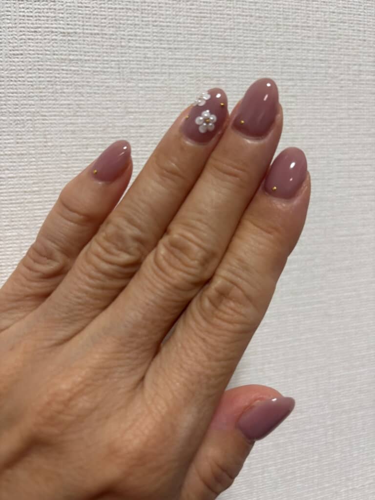 初ネイルは上品なくすみピンク