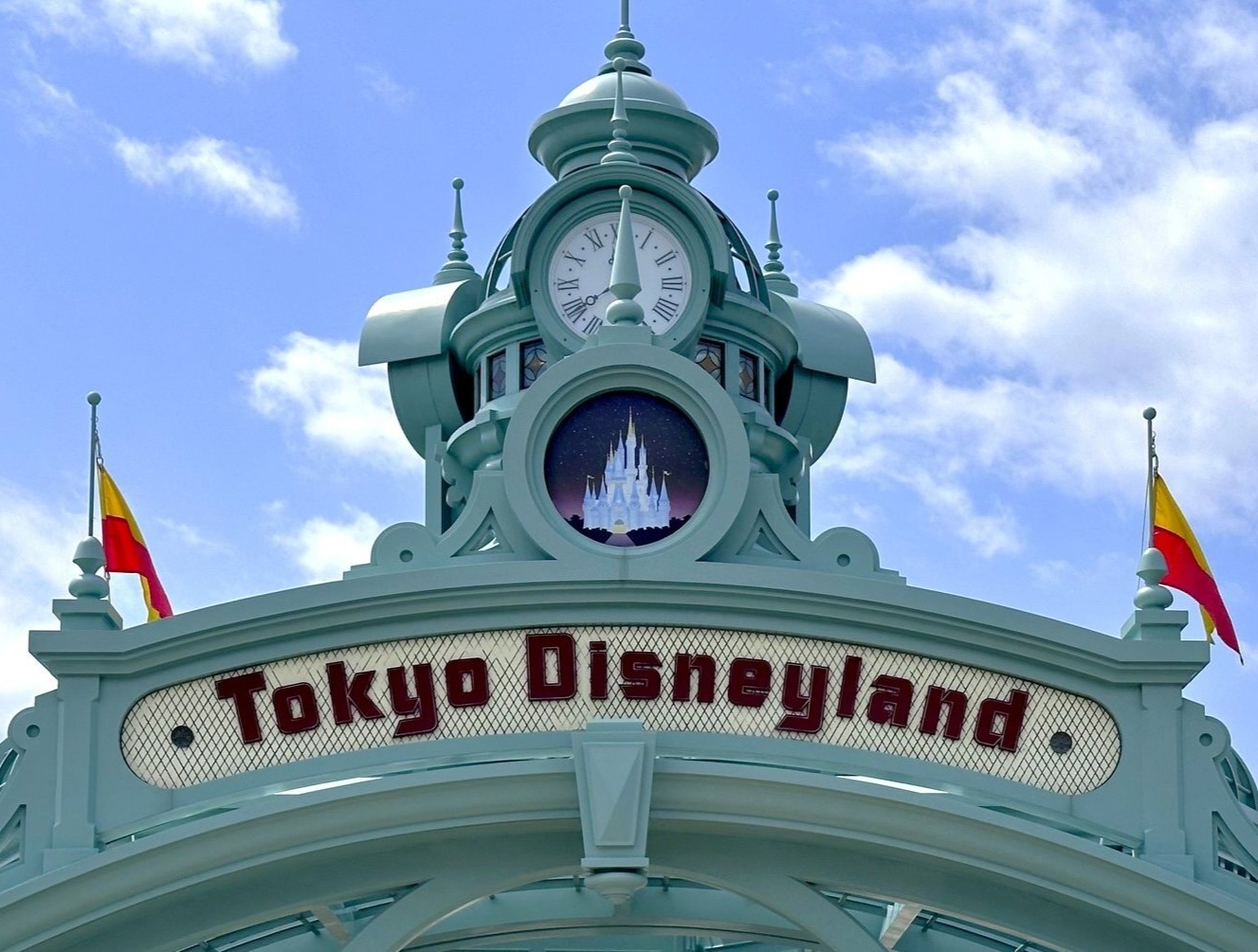 【東京ディズニーリゾート】「うわっ」「売り切れませんように」 間もなく登場の“超人気グッズ”全貌公開に「そこが開くんかい」 | ディズニー ねとらぼ