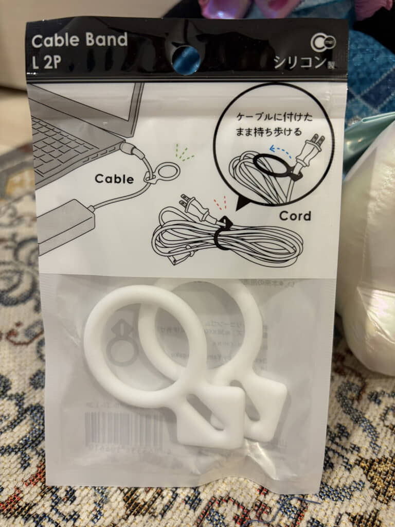 セリアのケーブルバンド