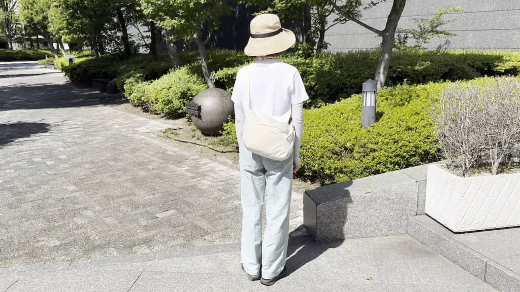 ザ・ノース・フェイスの帽子は急な強風でも安心なひも付き