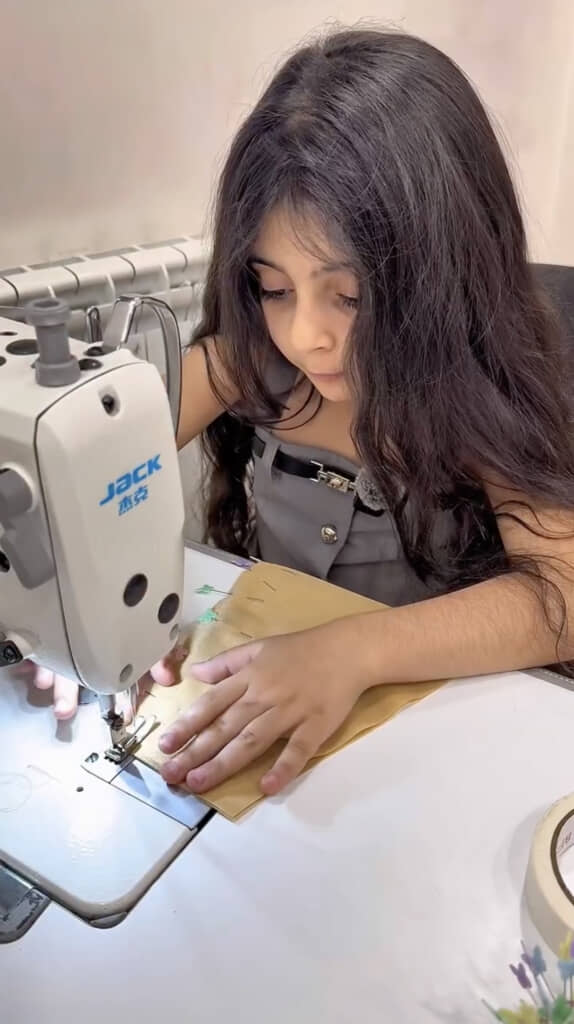 ベースのドレスを作ります
