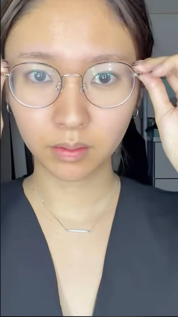 メガネにすっぴんの女性が吉岡里帆さん風メイクに挑戦!