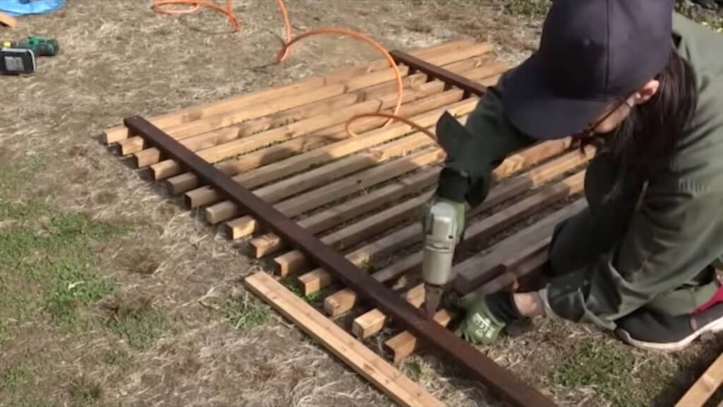 すのこのようなものを作ります