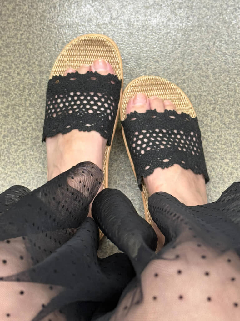 ピンチを救ってくれたスリッパ。服とのマッチングもいい感じ