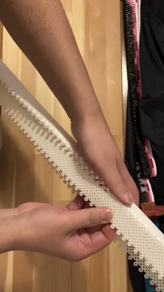 パーツをはめ込む