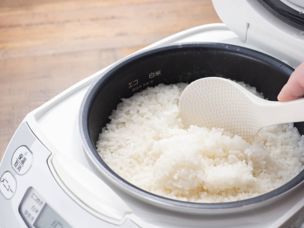 古い炊飯器を見てみたら……（出典：PIXTA）