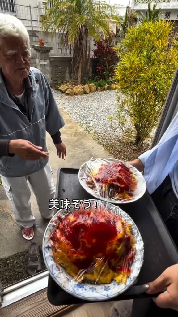 「おいしそう」と喜ぶあかりんさん