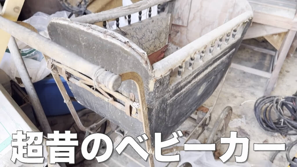 100年くらい前の乳母車も