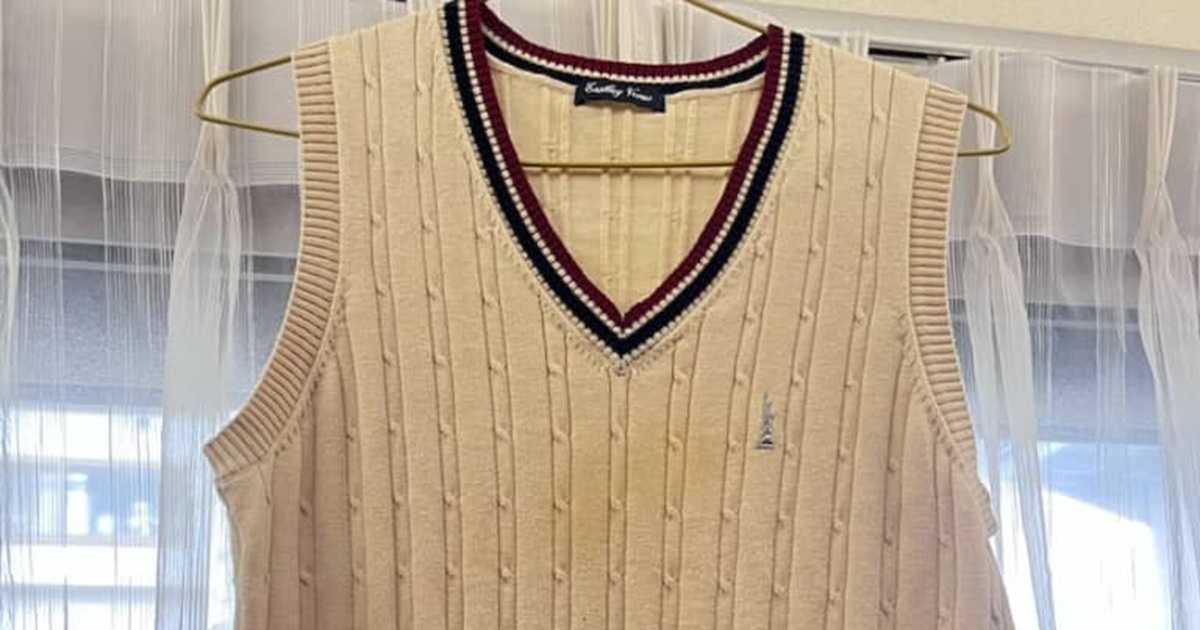 高校生娘「やらかしました」→8800円の買ったばかりの制服が……　ママ絶句の”衝撃の姿”に「頭掻きむしりました」「ひぇぇ」（1/2） | 高校・中学 ねとらぼ