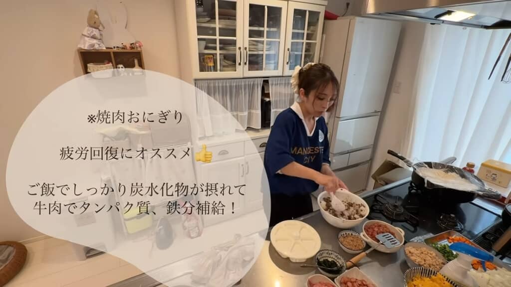 ごはんと具材を混ぜて