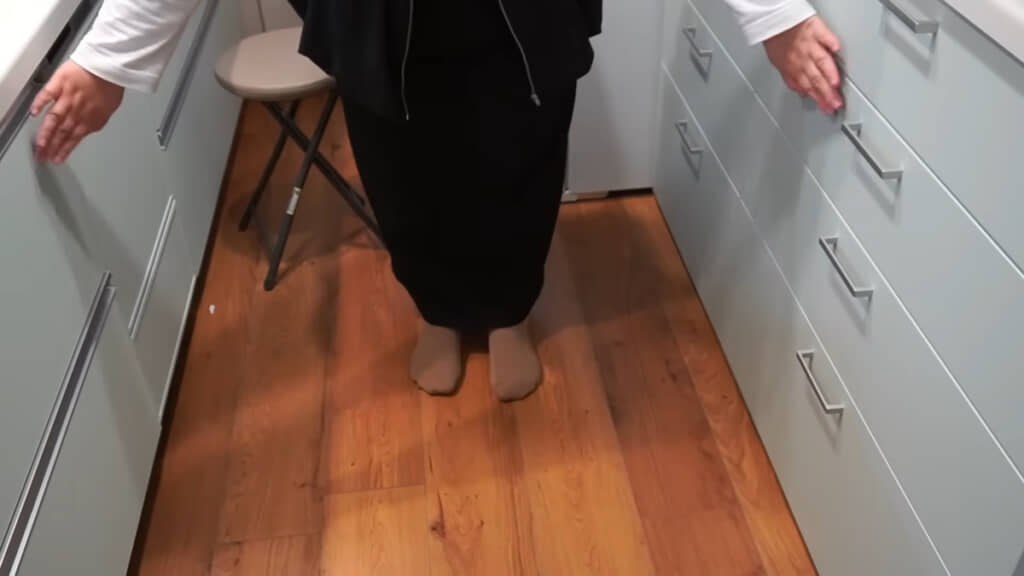 色の統一感のあるキッチンに