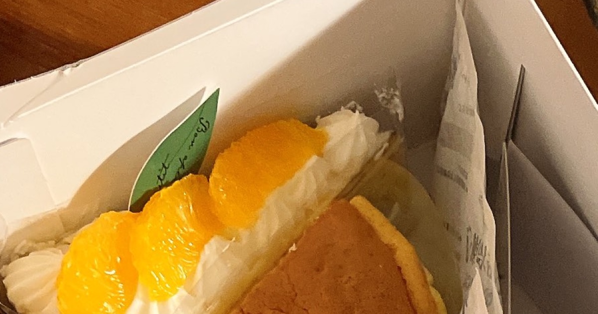 母が4人分のケーキを買って帰宅→箱を開けたら……「こんないらん！」　驚きの光景に「私は母の愛を舐めていた」「いいなぁ」（1/2） | グルメ ねとらぼ