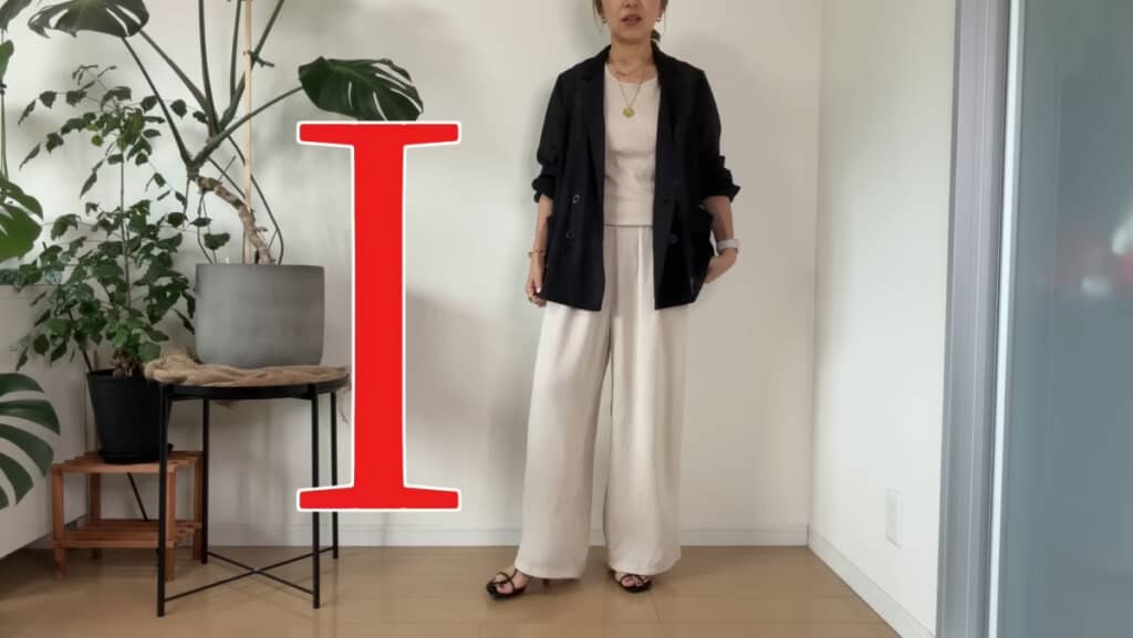 ジャケットの前を開けるだけ!