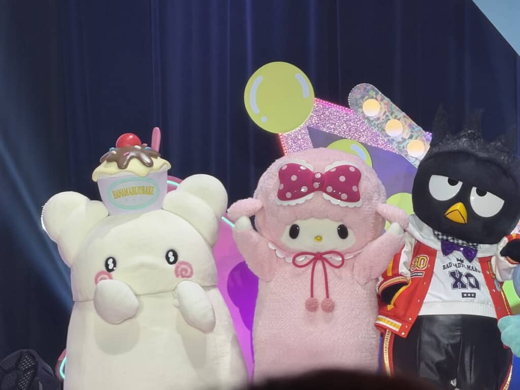 耳をぴんと伸ばすピアノちゃん