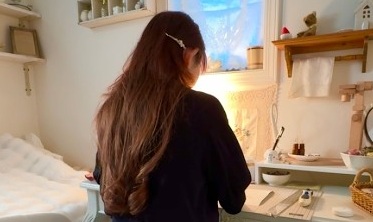 女性が“四畳半”の部屋でコツコツ作り上げたのは……　思わずウットリする“まさかの完成品”に「可愛い」（1/3） | ハンドメイド ねとらぼ