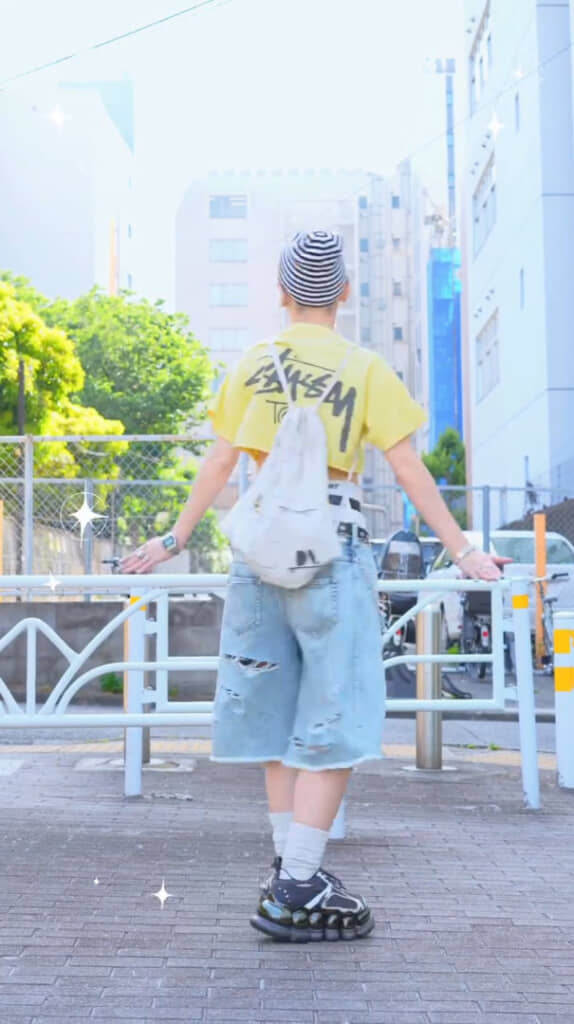 後ろ姿