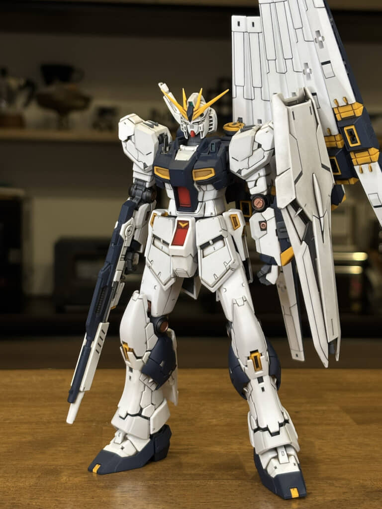 スミ入れまで終えたνガンダム