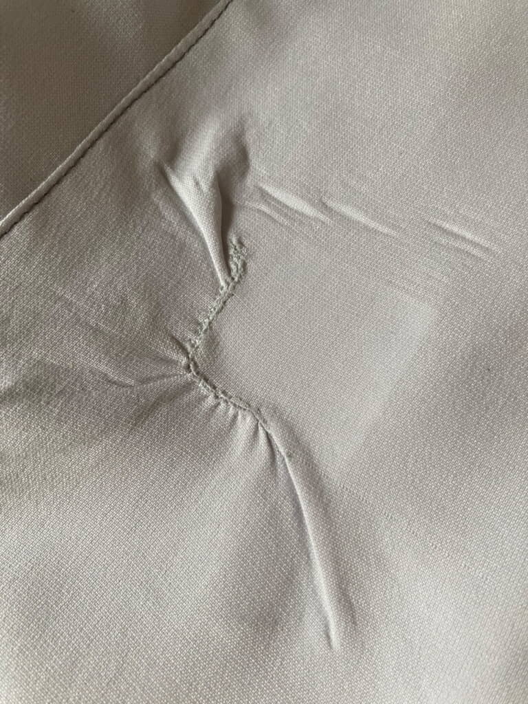生地にシワが……!