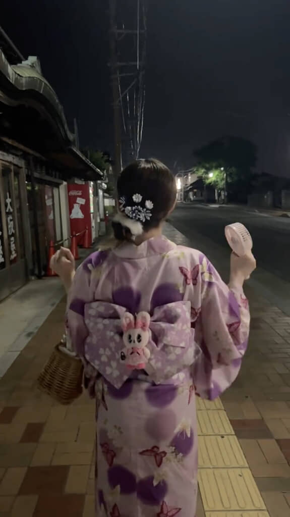 帯の真ん中にぬいぐるみが！
