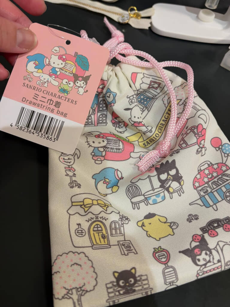 ダイソーで買ったサンリオキャラの巾着