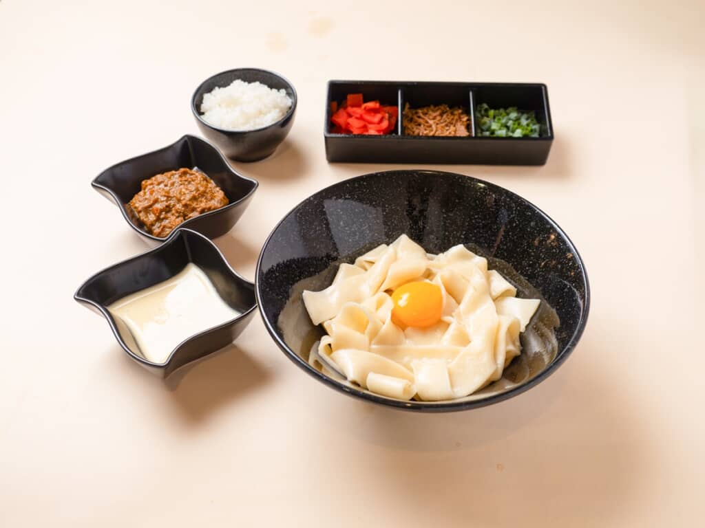 東北道|蓮田SA下り『カレボナーラまぜうどん』