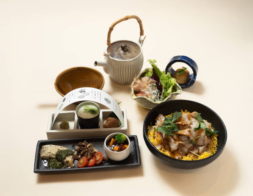 常磐道|友部SA(茨城県)上り線 『夢の茨城旅行~お守りはmikittyのサイン~ THANK YOU SO MUCH cholo』