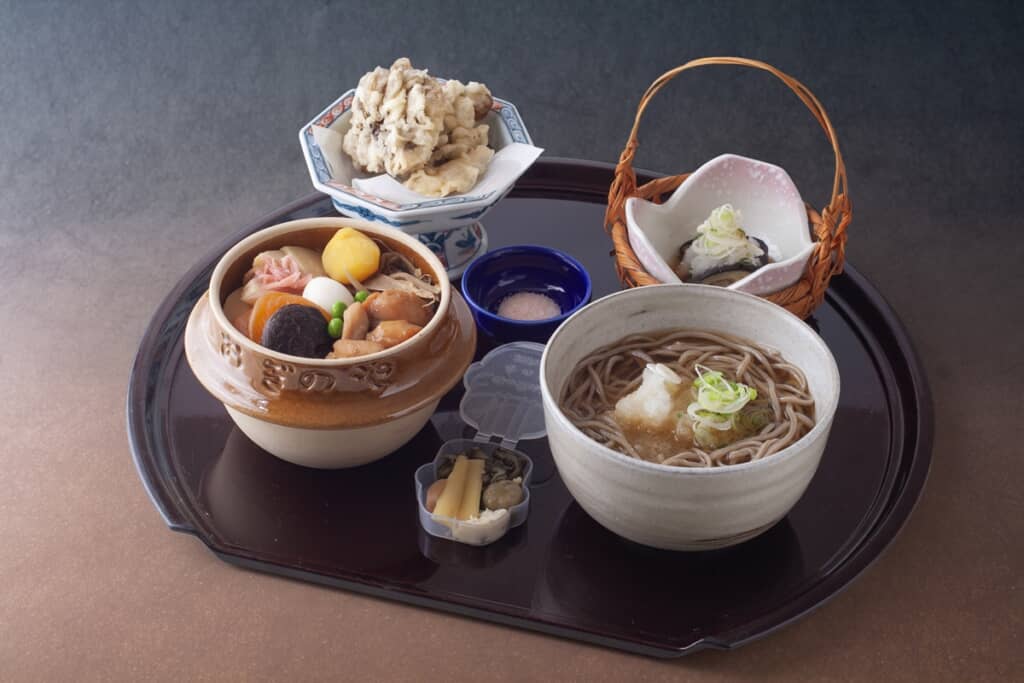 上信越道|横川SA(群馬県)上り線 『峠の釜めし御膳』