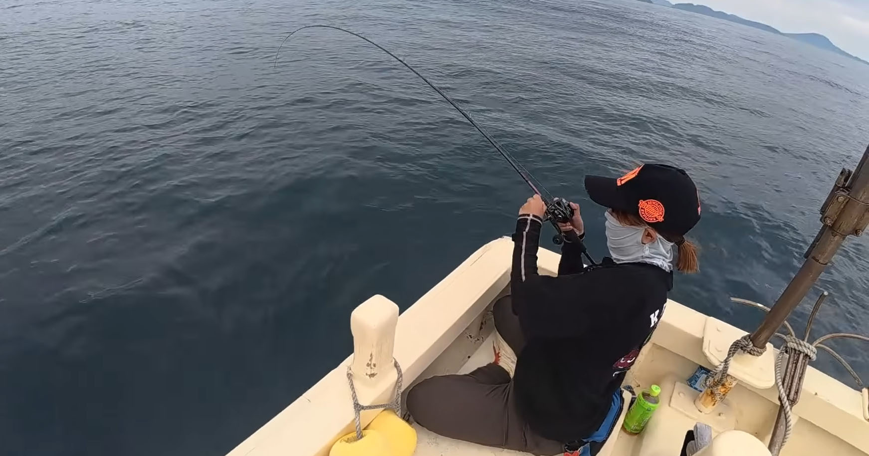 夫妻で船釣り→妻「これヤバいかも」 船上騒然の“大物”に「優勝力士が持つような大きさ」「こりゃめでたいですね」(1/3) | その他生き物 ねとらぼ