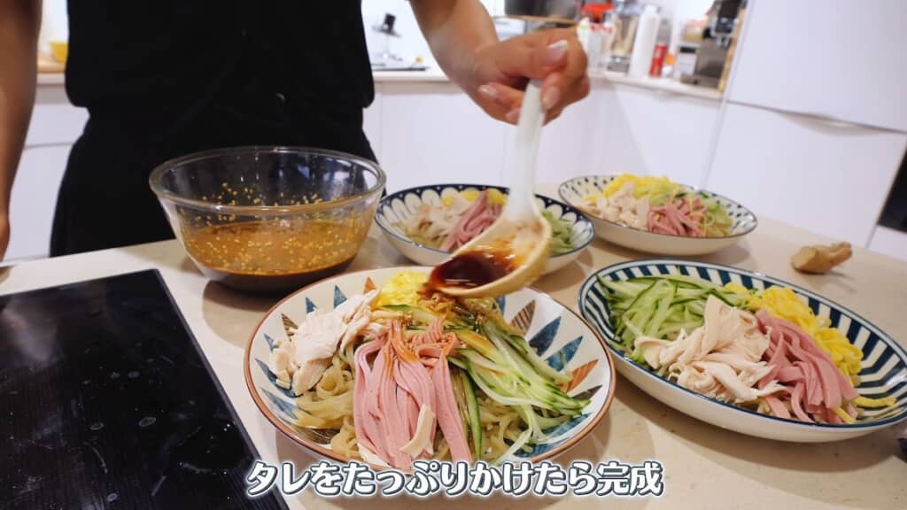 おいしそうな冷やし中華の完成!