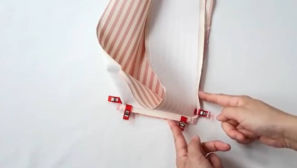 本体と側面を縫い合わせます