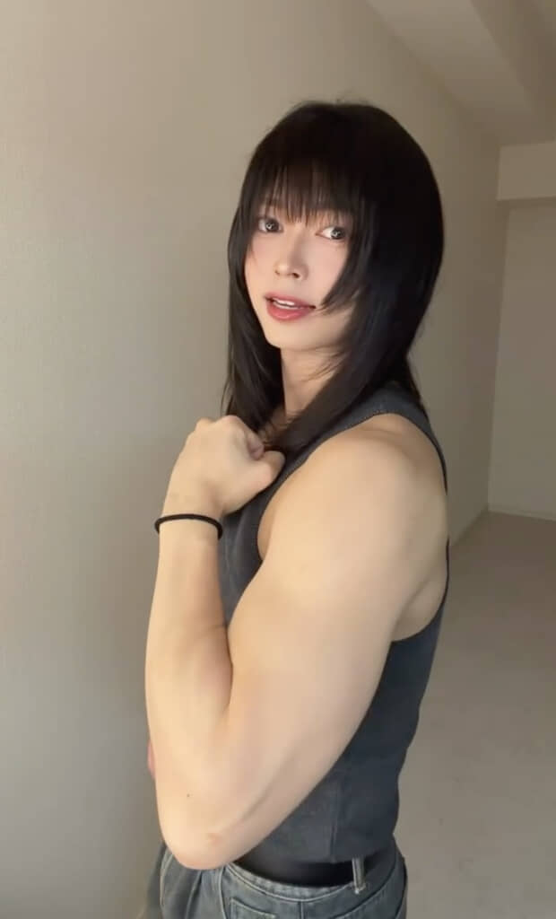 首から下が別人だ……!