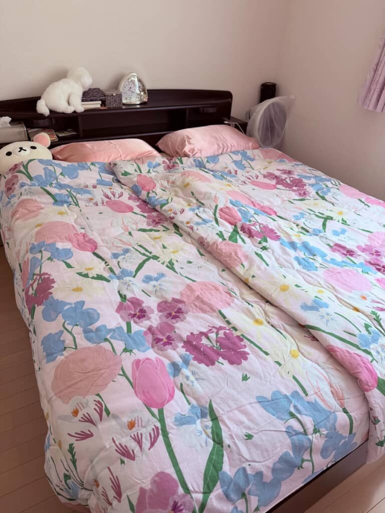 フラワーショップコラボならではのかわいい花柄の布団