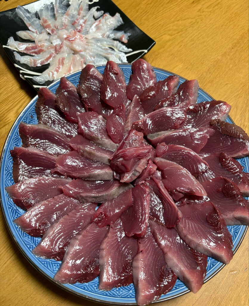 たっぷりのカツオの刺身