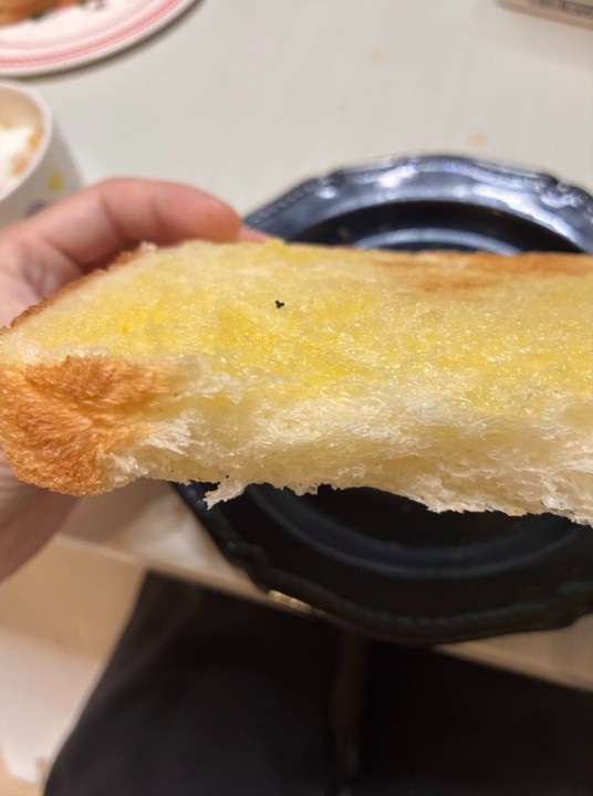 朝ご飯に食べていたトーストに……？