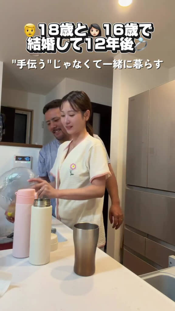 仲良く並んで家事