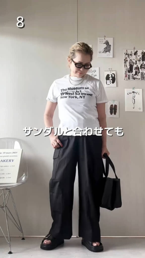 黒のサンダルでより夏らしいコーデも