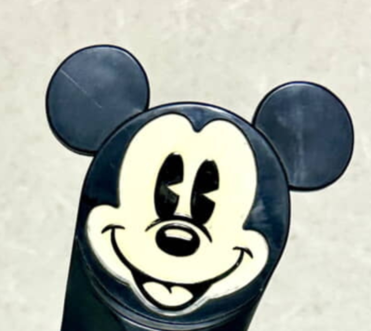 「これは何でしょう?」“30年前のディズニーグッズ”にネット大興奮 「あったあった!」「懐かしくて涙出そう」と400万表示(1/3) | ディズニー ねとらぼ