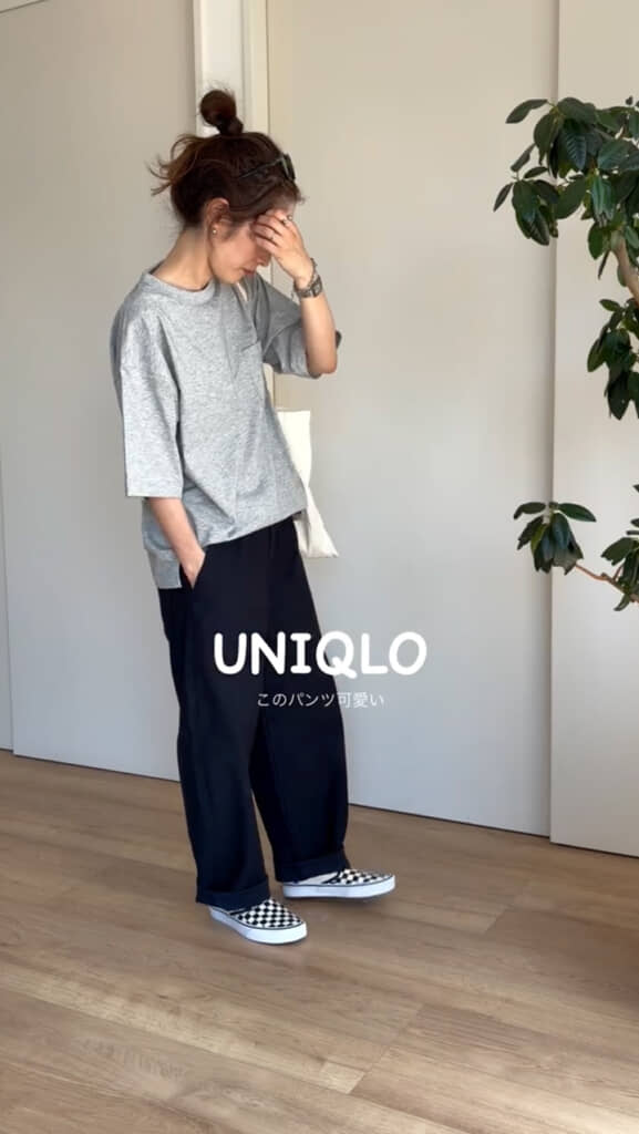 スリッポンが目を引くコーデ