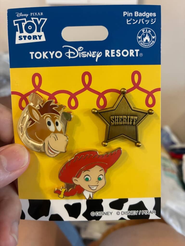 こちらも欲しかった保安官のピンバッジ