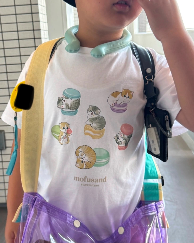 mofusandのかわいいTシャツを着た息子くん
