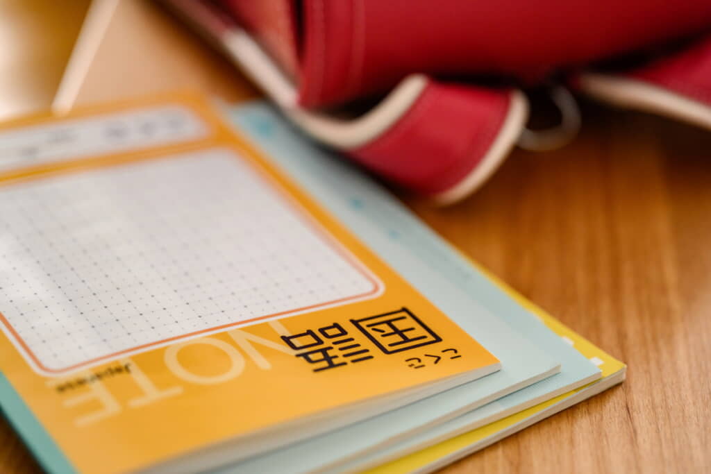 娘さんの書いた詩の内容は……(出典:PIXTA)