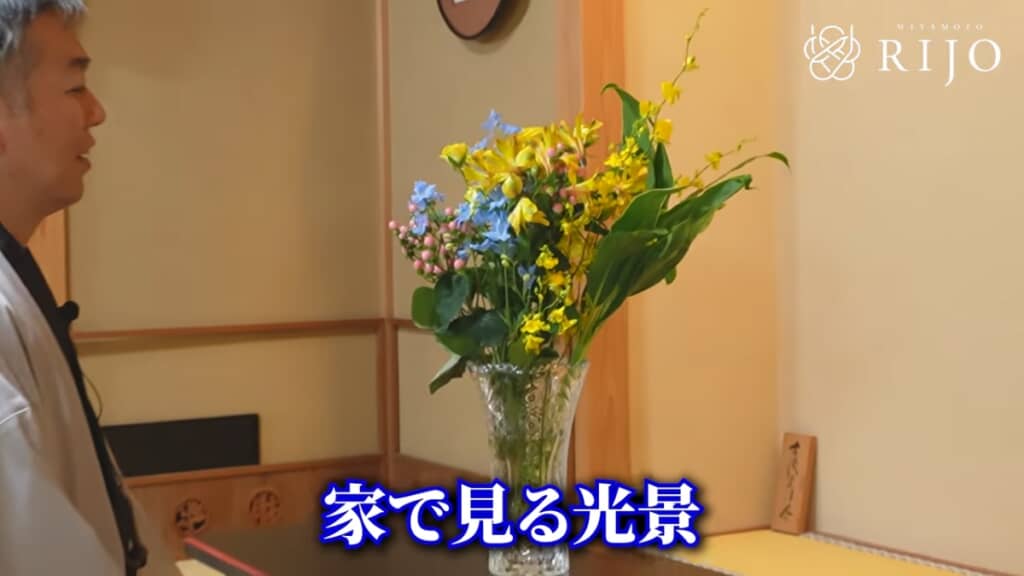 花束をそのまま挿すといまひとつの印象に……