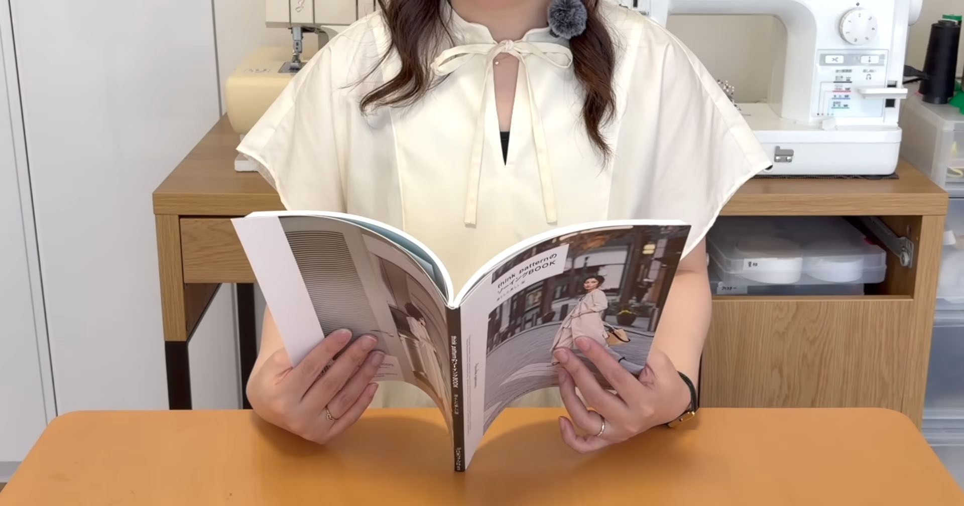 1冊の洋裁本を使い倒して“19着”縫ったら…… 実際の着用姿に「あまりに