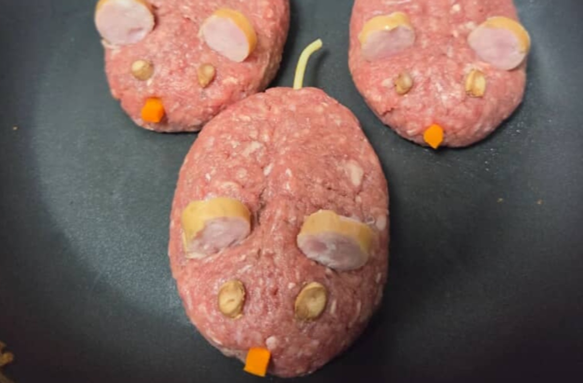 「ねずみハンバーグできた」→焼いてみると……　とんでもない姿に「豪快に吹いてしまった」「耳があああああ」（1/3） | ライフスタイル ねとらぼ