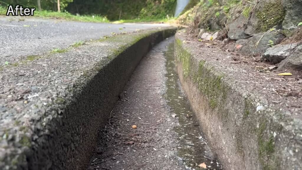 汚れもなくスムーズに水が流れていく側溝
