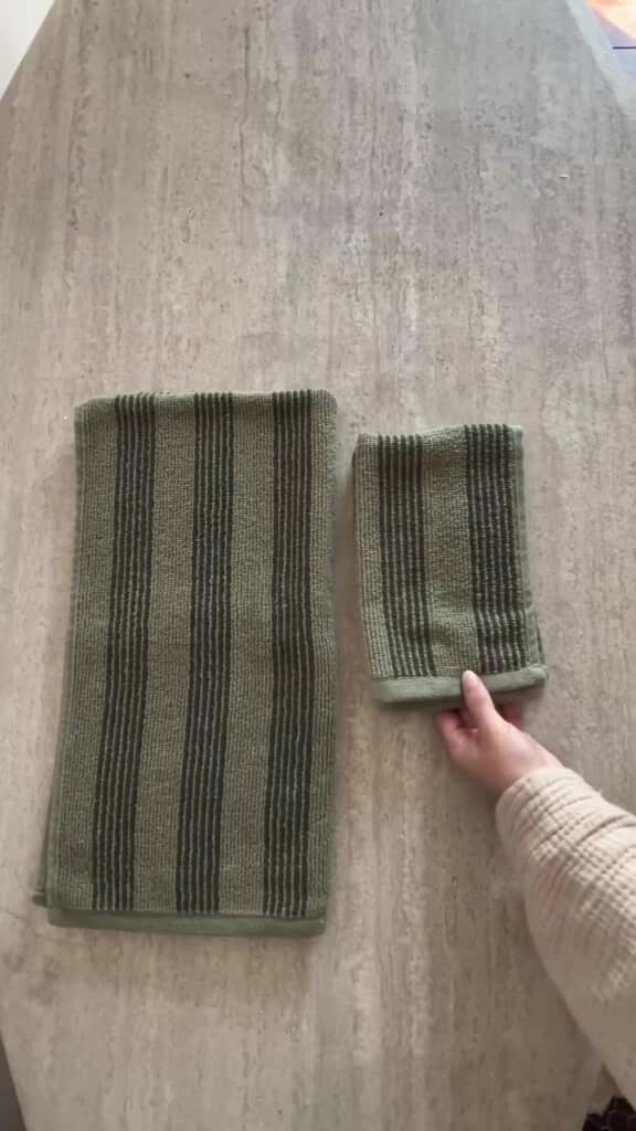 2種類の大きさのタオルを用意