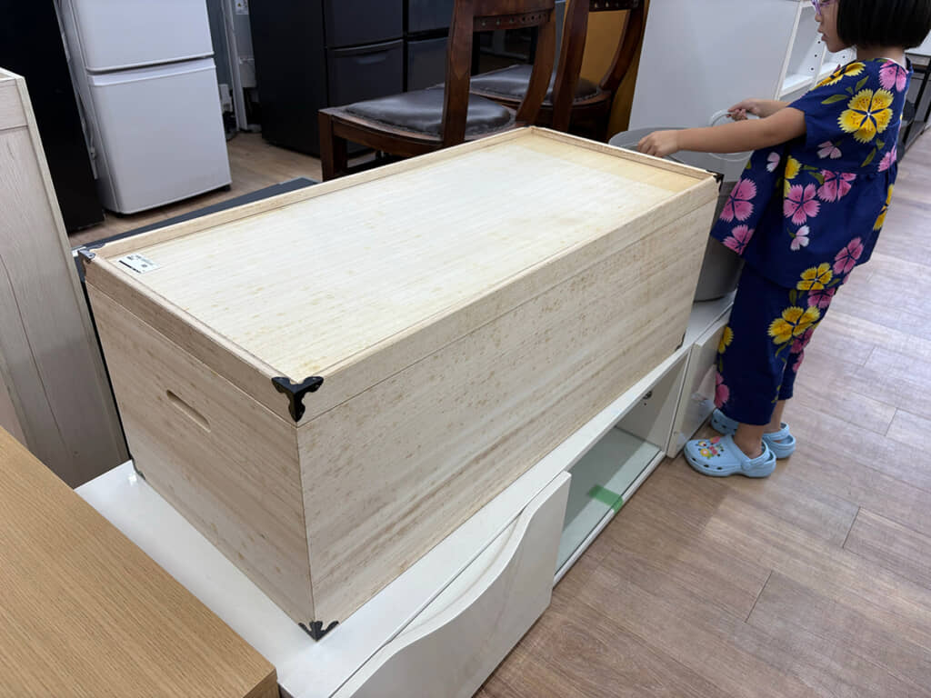 セカンドストリートで見つけた木箱