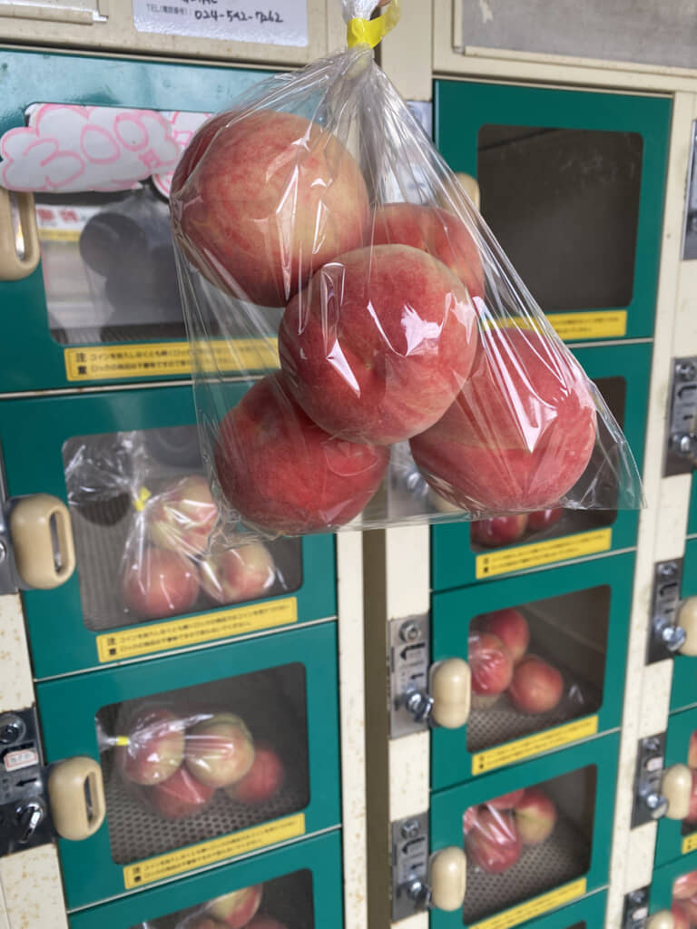 県外なら1000円は超えてきそうな桃が、破格の安値