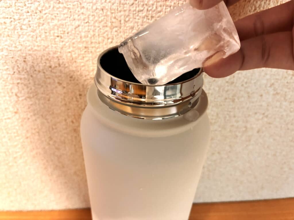 氷もラクラク入れられる